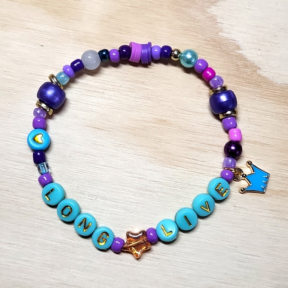 Long Live -Taylor Swift Friendship Bracelet - Picture 4 of 4